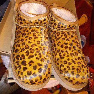 UGG mini cheetah print
